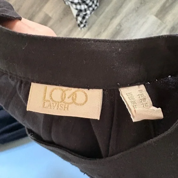 LOGO Lavish Black Blouse with Embroidered Hem - Picture 3 of 4